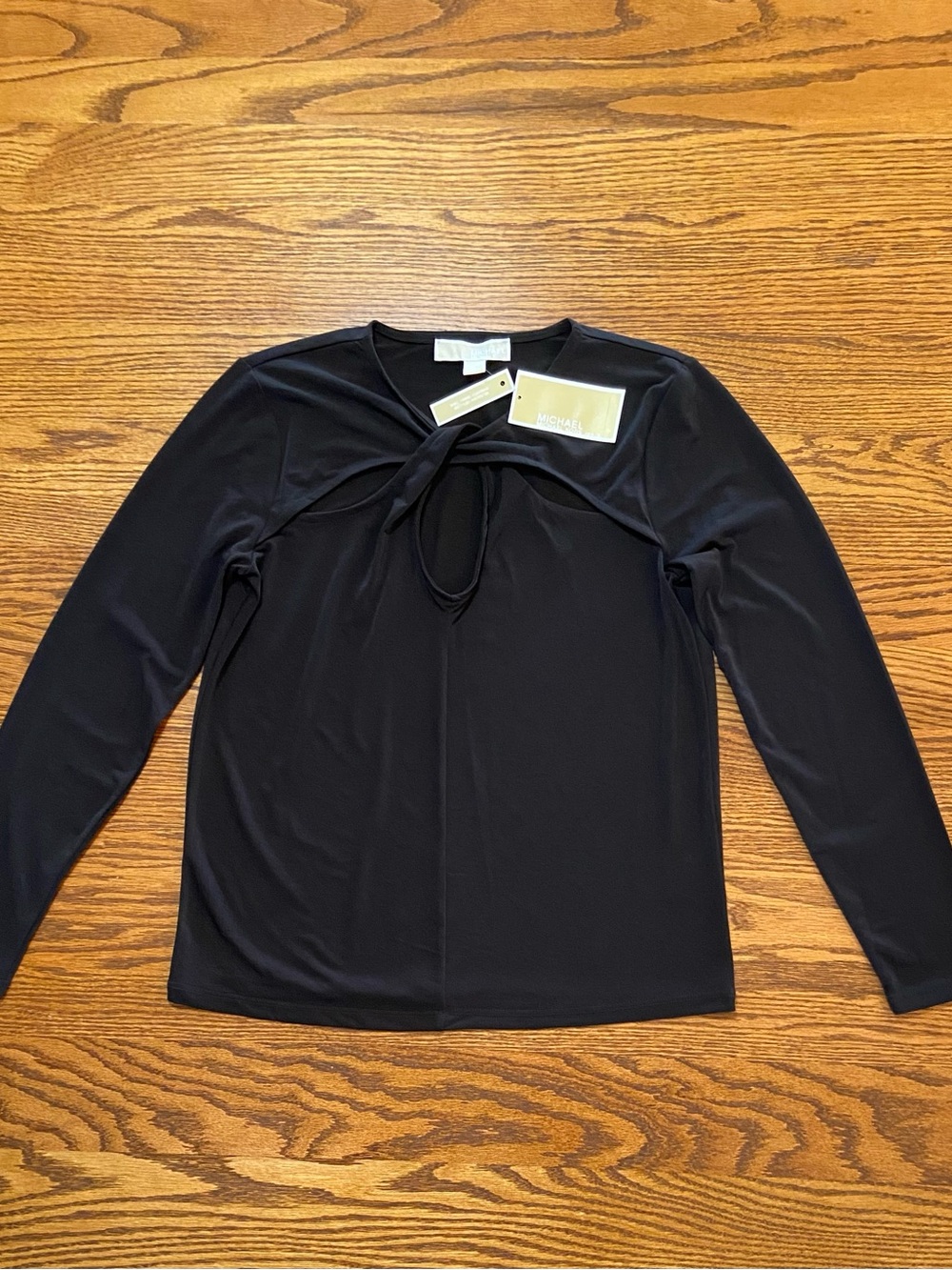 NWT MICHAEL KORS Womens SZ P/M Key Hole Top Black Cut Out Twist Neck Long Sleeve